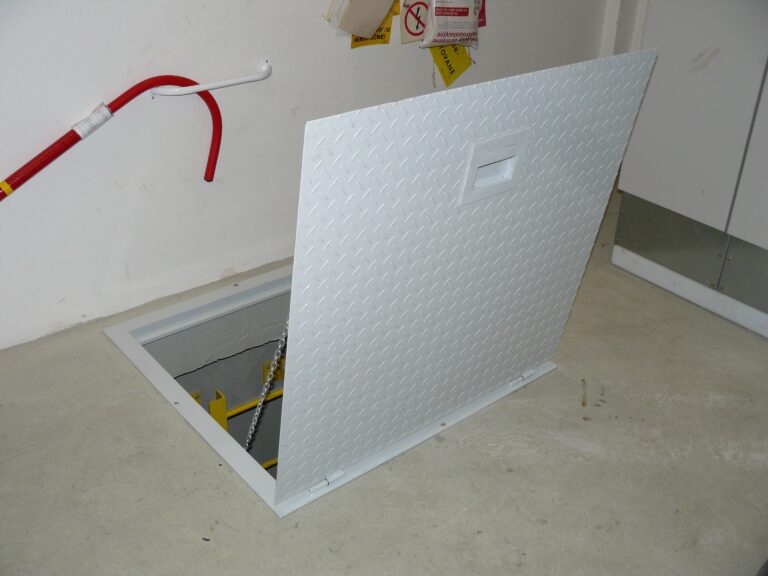 oceľový protipožiarny poklop